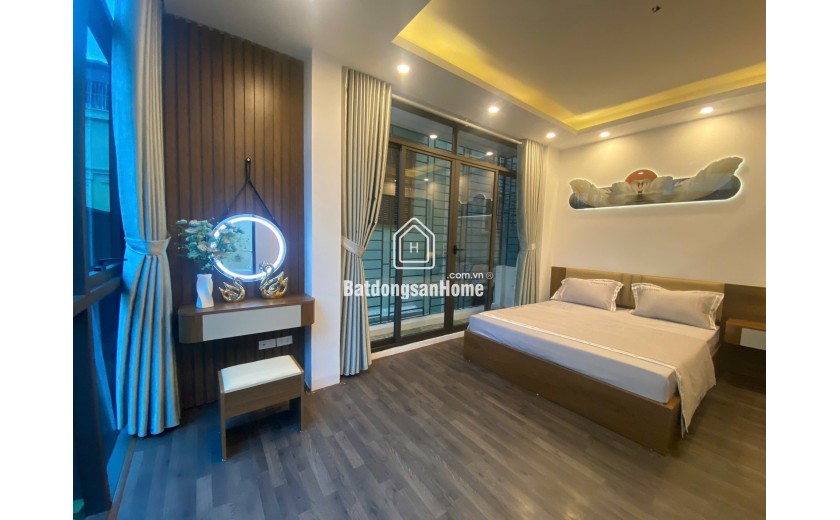 NHÀ ĐẸP Ở XUÂN THỦY -PHÂN LÔ - Ô TÔ - LÔ GÓC 2 MẶT NGÕ - 2 THOÁNG - VEW ĐH BÁO CHÍ TUYÊN TRUYỀN - KHU VỰC VIP - DÂN TRÍ CAO - AN SINH ĐỈNH - TẶNG FULL NỘI THẤT.